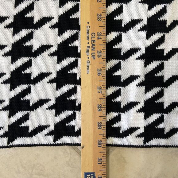 Katie Todd Knit shawl wrap Houndstooth large buttons 60”x15” - Picture 10 of 14